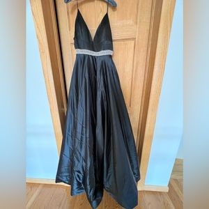 Sherri Hill Black Prom Dress- size 12 w detachable belt.